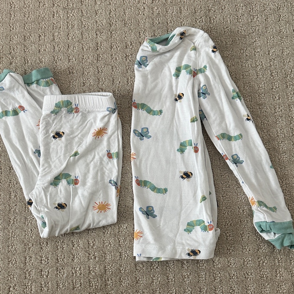Kyte BABY White Pajama Set with Colorful Insect Print